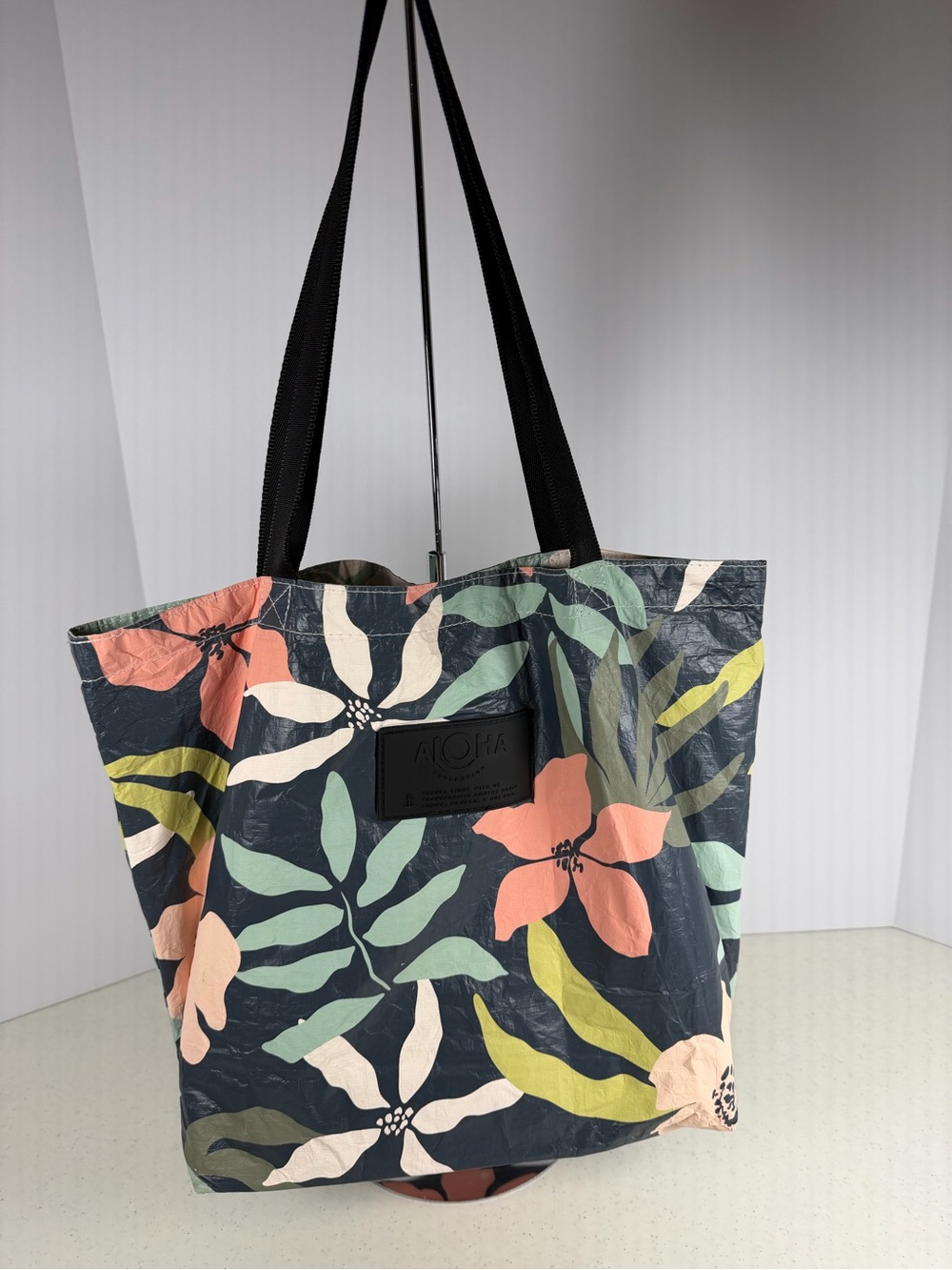 ALOHA Collection Tropical Flora - Eve Splash-Proof Tote Bag Beach Travel
